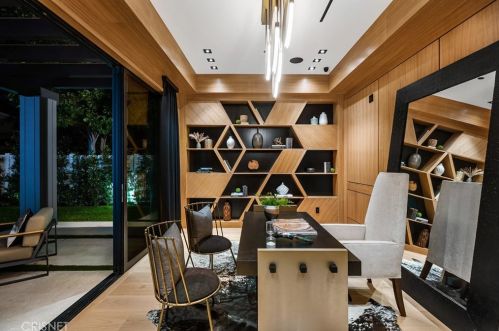 4508 Haskell Ave, Van Nuys CA  91436-3148 exterior