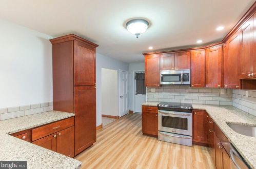 19 Lee Ann Dr, Blenheim NJ  08012-5353 exterior