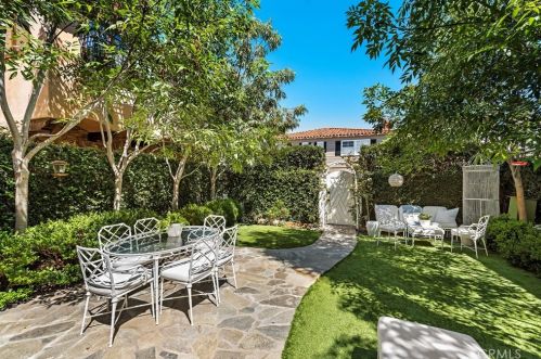 109 Via Koron, Newport Beach, CA 92663-4910