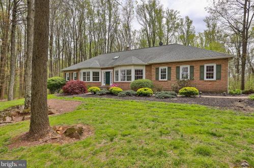 960 Sonny Ln, Richlandtown, PA 18955-1118