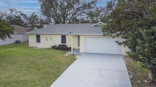 1552 Hextel Ave, Fort Pierce, FL 34953-7048