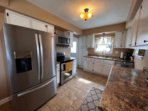 510 Grove St, Beaver Dam, WI 53916-1720