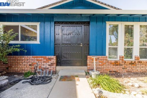 1617 Dulwich Dr, Modesto CA  95358-1021 exterior