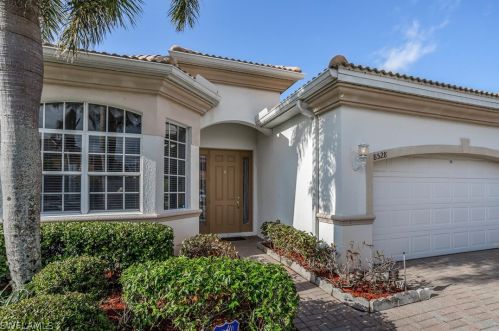 8528 Pegasus Dr, Lehigh Acres, FL 33971-3763