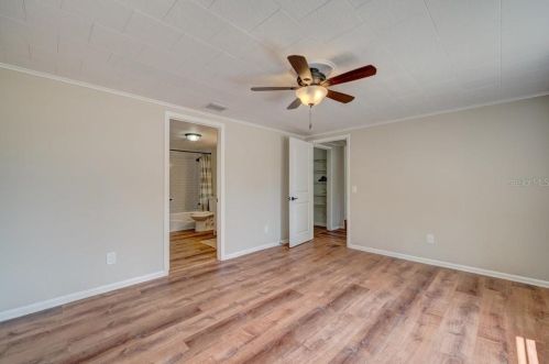 86 Anclote Rd, Tarpon Springs FL  34689-0070 exterior