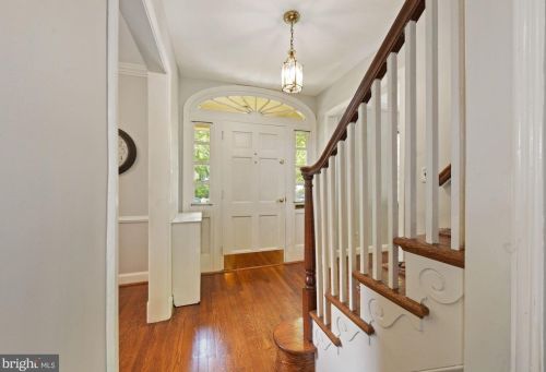 4517 Western Ave, Washington, DC 20016-4337