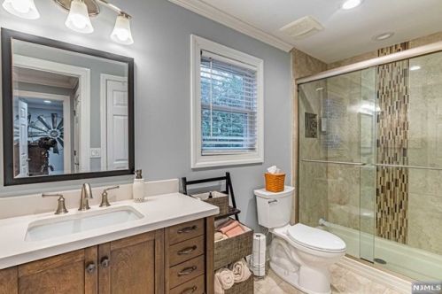 45 Longview Trl, Parsippany NJ  07834-2039 exterior