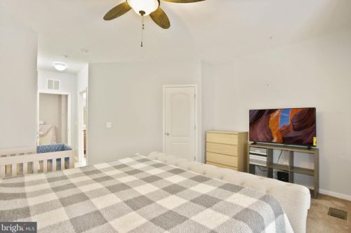 19179 Winmeade Dr, Leesburg VA  20176-6514 exterior