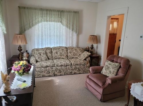 511 Emerson Ave, Hermitage, PA 16121-1831