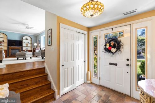 117 Monticello Dr, Riverton NJ 08077-4377 exterior