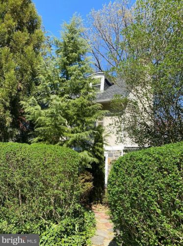 14 Snowden Rd, Cynwyd, PA 19004-2633