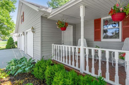 2550 Hillside Heights Dr, Green Bay, WI 54311-6777