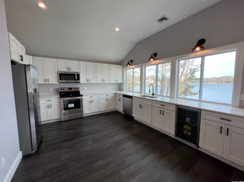 141 Lakeside Trl, Panamoka, NY 11961-3200