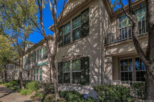 24120 Victoria Ln, Santa Clarita, CA 91355-5155