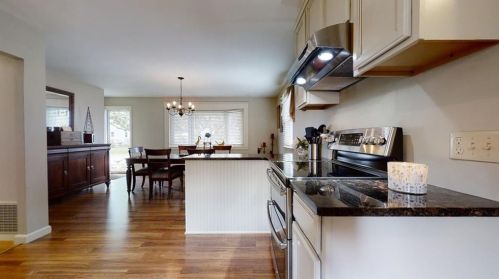 35 Overlook Rd, South Kingstown RI  02882-1246 exterior