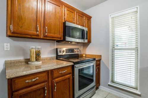 414 Pogue St, Cedar Hill TX 75104-9061 exterior