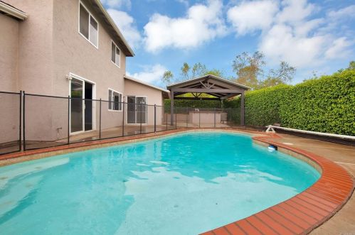 1260 Hoover St, Escondido CA  92027-1415 exterior