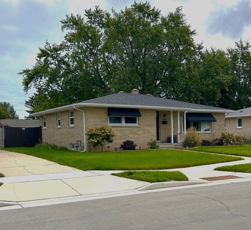 2229 26th Ave, Kenosha WI 53140-1755 exterior