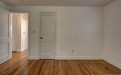 32 Indian Hl Rd, Milford CT  06460-7241 exterior