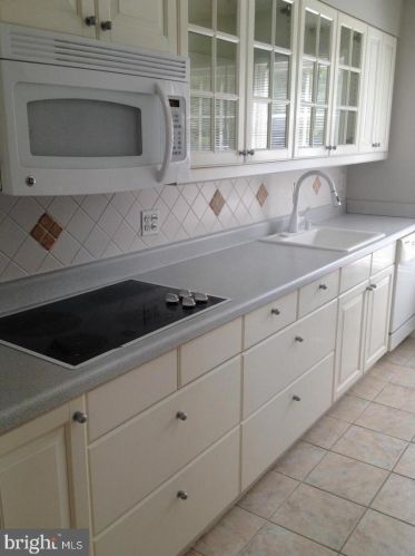 7422 Chummley Ct, Falls Church VA  22043-2937 exterior