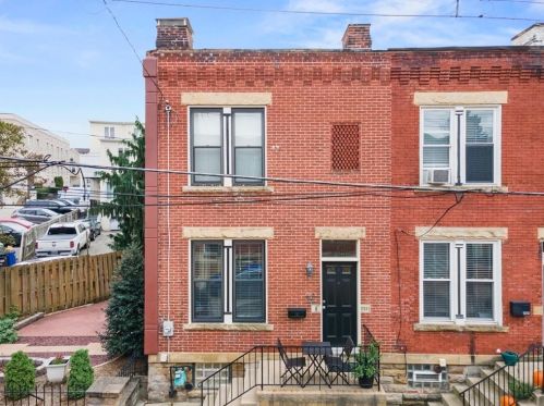 5832 Pierce St, Pittsburgh, PA 15232-1720