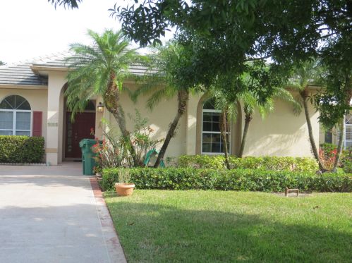 9418 Poinciana Ct, Fort Pierce, FL 34951-2946