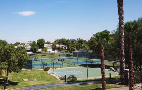 8 King Edward Ct, Rancho Mirage CA  92270-1621 exterior