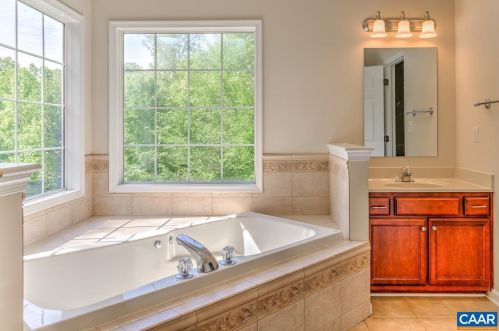 17 Shortwood Cir, Bybee VA  22963-2747 exterior