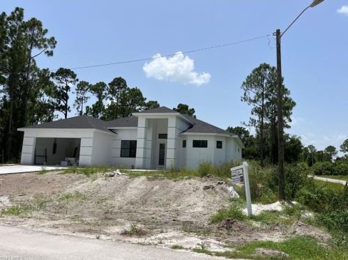 218 Malden Ave, Lehigh Acres, FL