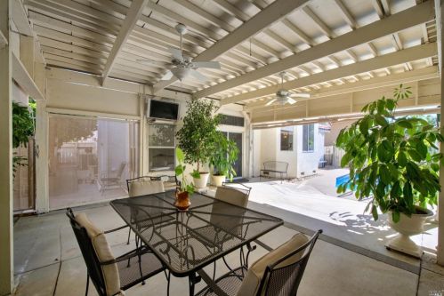 272 Sparrow St, Vacaville CA  95687-7225 exterior