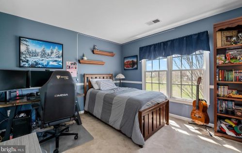 42306 Big Spg Ct, Leesburg VA 20176-6289 exterior