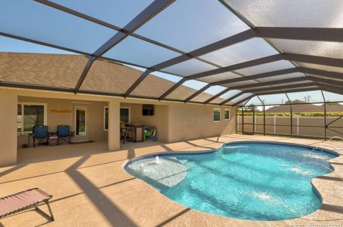 5860 Poe Ct, Port Saint Lucie FL  34986-4644 exterior