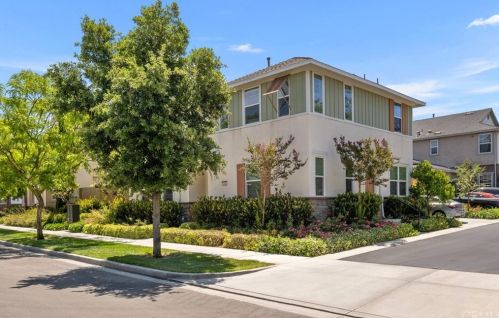 216 Compass, Irvine CA  92618-1154 exterior