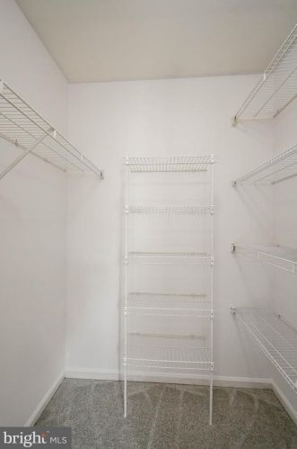 350 Hedgestone Ter, Leesburg VA 20176-4871 exterior