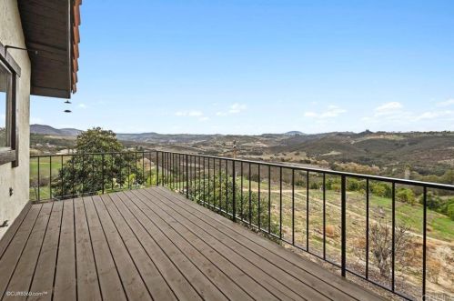 11055 Calle Oro Verde, Valley Center CA  92082-4202 exterior