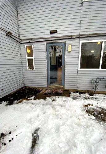 616 Portland St, Rochester NH  03867-2438 exterior