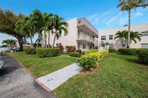 457 Capri J, Delray Beach FL  33484-5157 exterior
