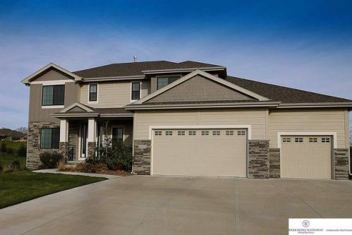 22312 Ponderosa Rd, Gretna, NE 68028-3550