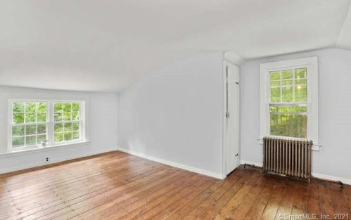 307 Berkshire Rd, Sandy Hook CT  06482-1511 exterior