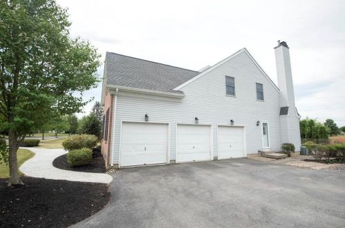 2362 Cross Creek Rd, Macungie PA  18062-9549 exterior