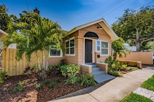 862 12th Ave, Saint Petersburg FL  33701-1034 exterior