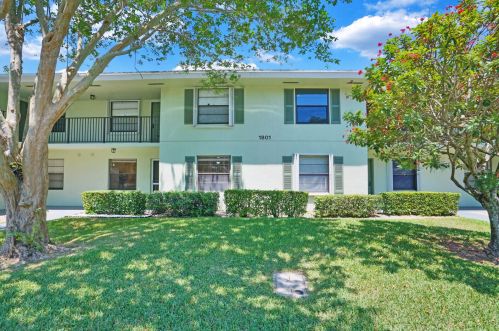 1801 Sabal Ridge Ct, West Palm Beach, FL 33418-8916