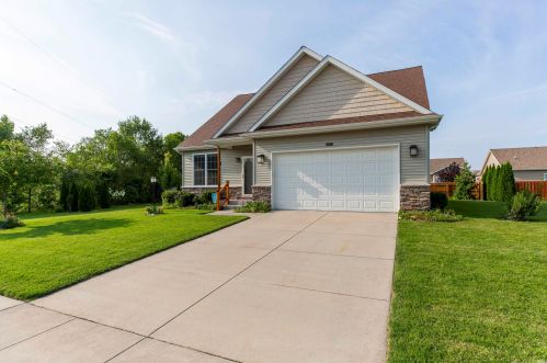 1420 Bennington Dr, Mishawaka, IN 46544-6204