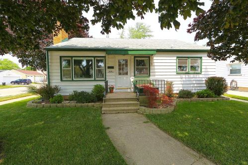 1626 27th St, Kenosha, WI 53140-5002