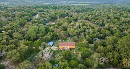 133 Lockwood Rd, Red Rock, TX 78662-4599