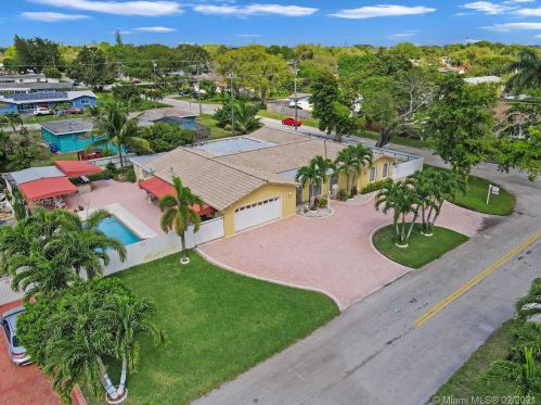 6901 16th St, Hollywood FL  33023-2025 exterior