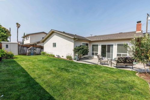 6930 Post Rd, Pleasanton CA  94568-2123 exterior