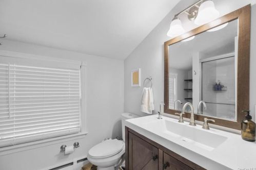 388 Cedar Hill Rd, Fishkill NY  12524-2439 exterior