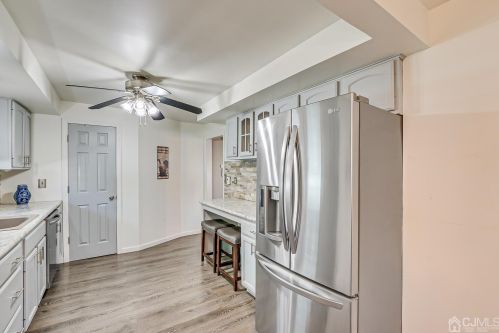 20 Lillian Ter, Woodbridge NJ  07095-3322 exterior