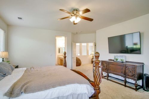 361 Majestic Dr, Hollister CA  95023-7032 exterior
